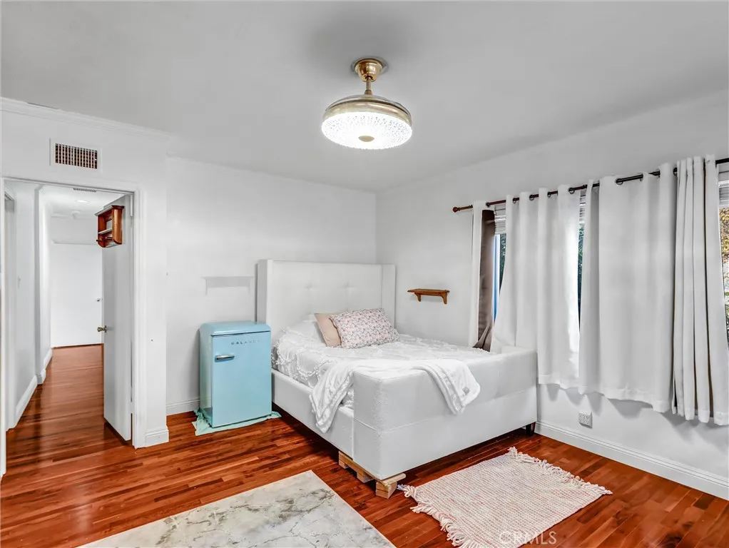 Downey, California 90241, United States, 3 Bedrooms Bedrooms, ,3 BathroomsBathrooms,Residential,Active,254487