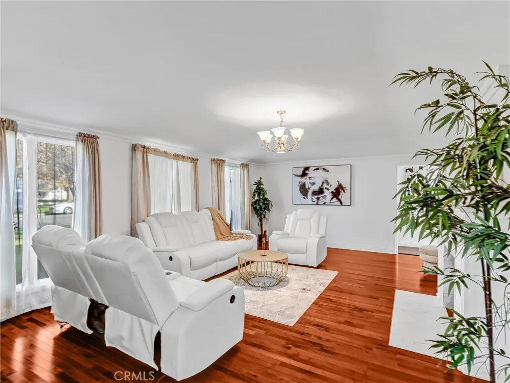 Downey, California 90241, United States, 3 Bedrooms Bedrooms, ,3 BathroomsBathrooms,Residential,Active,254487