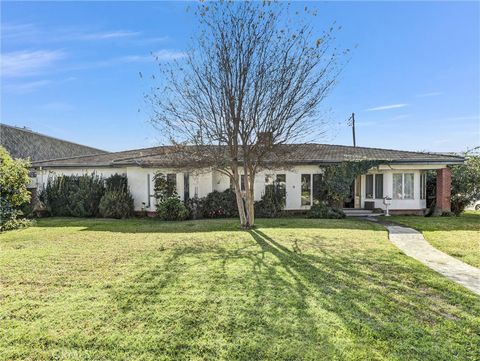 7602 2nd Downey CA 90241