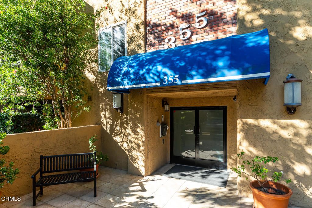 Photo of 355 S Madison Avenue #212, Pasadena, CA 91101 (MLS # P1-24807)