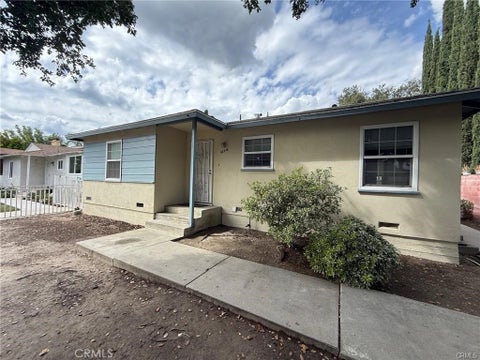 Photo of 417 E Walnut Ave, Monrovia, CA 91016 (MLS # PW26120370)