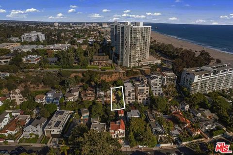 Photo of 0 Ocean Ave Ext, Los Angeles, CA 90402 (MLS # 25579095) Photo of 0 Ocean Ave Ext, Los Angeles, CA 90402 (MLS # 25579095)