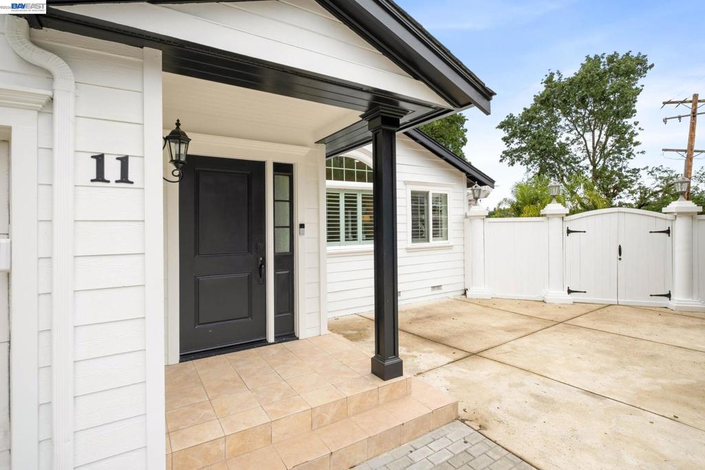 11 Rudgear Dr