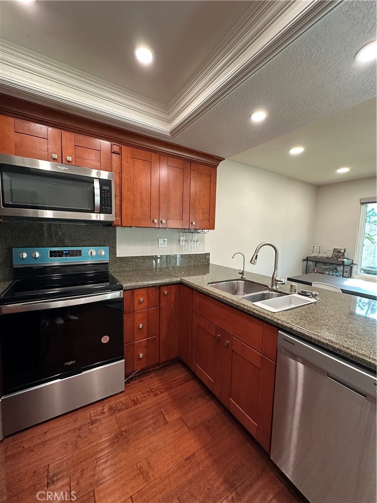 1025 Creekside Drive