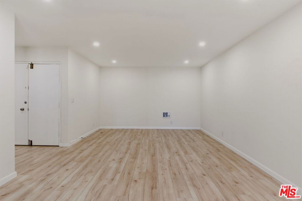 5651 Sumner Way 309