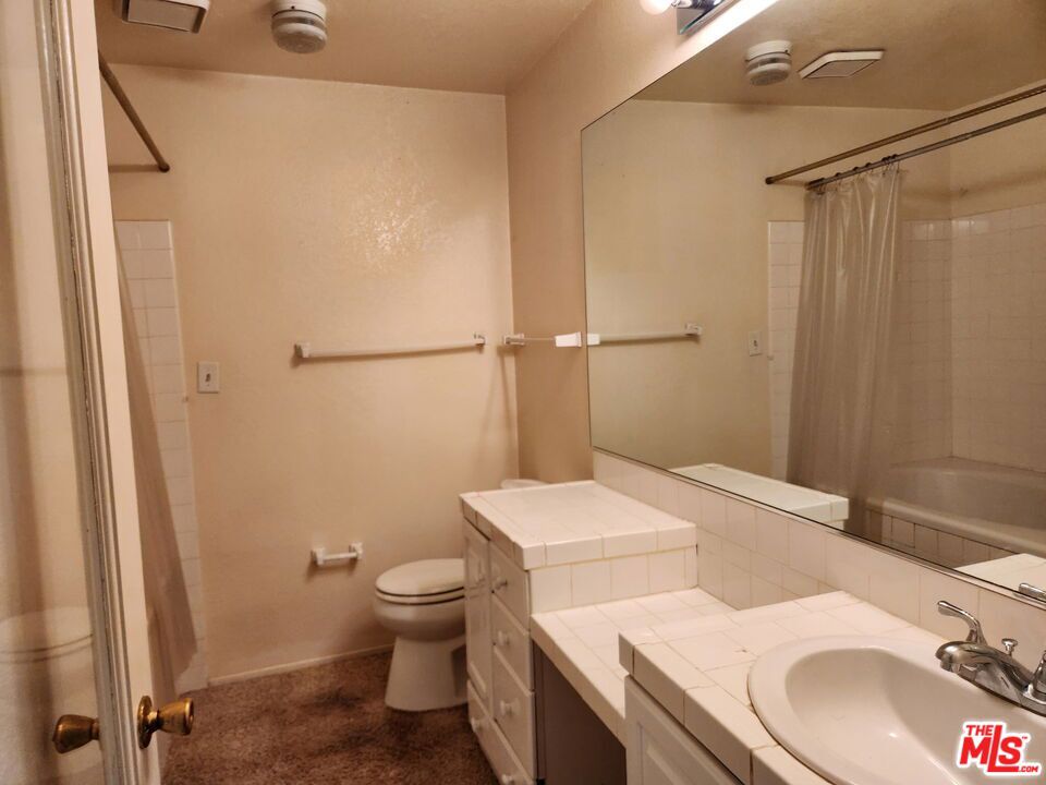 6601 Miramonte Boulevard