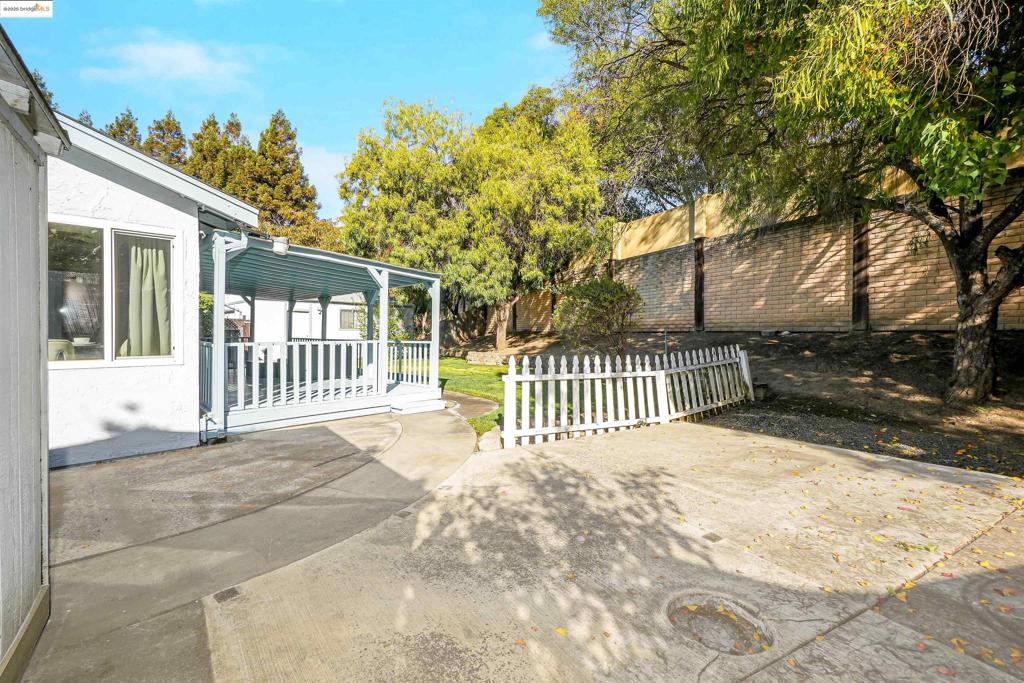 BLOSSOM HILL - Residential