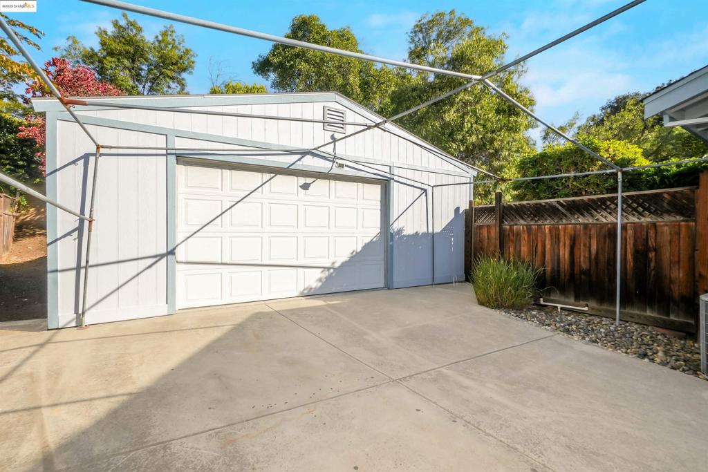 BLOSSOM HILL - Residential