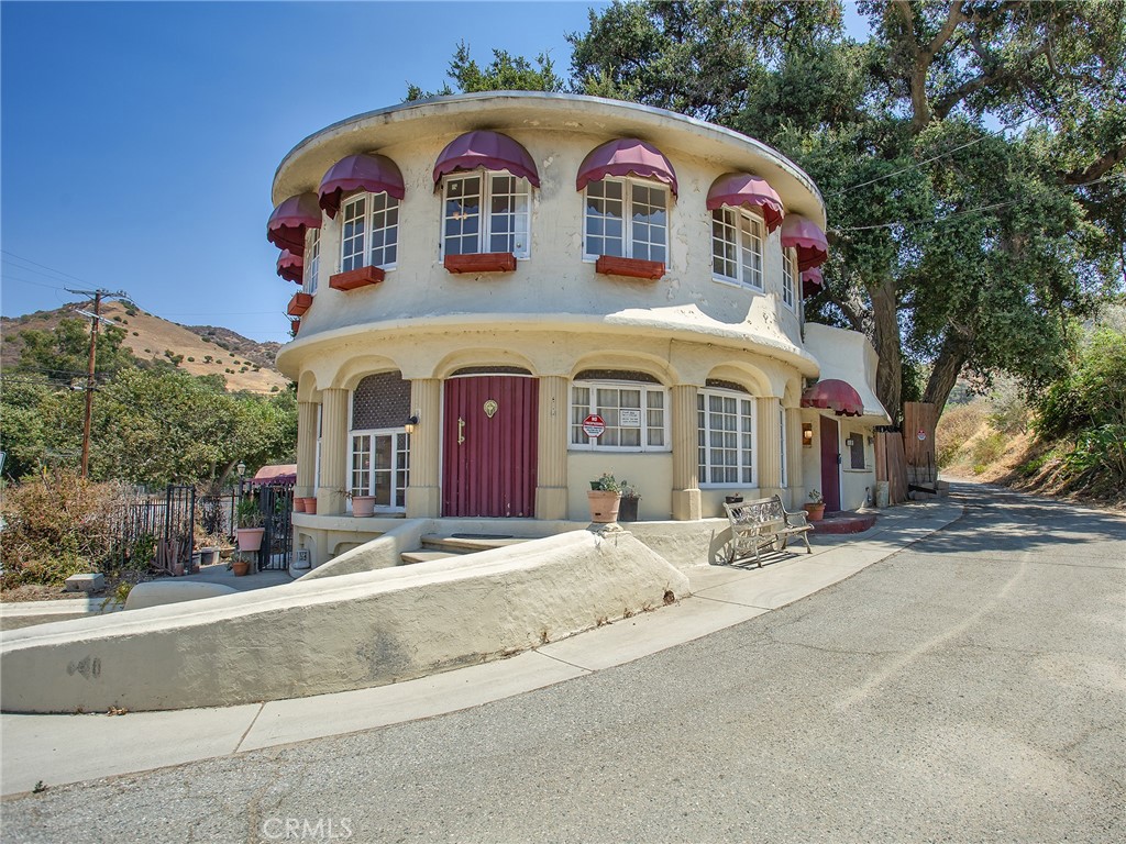 8618 La Tuna Canyon Road