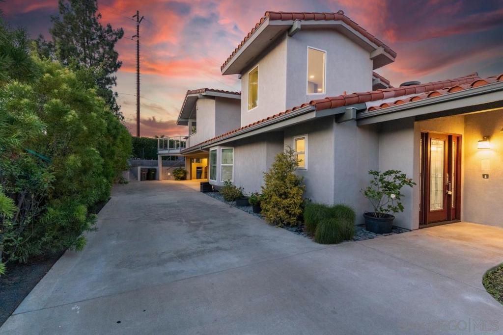 907 Ridge Heights Road