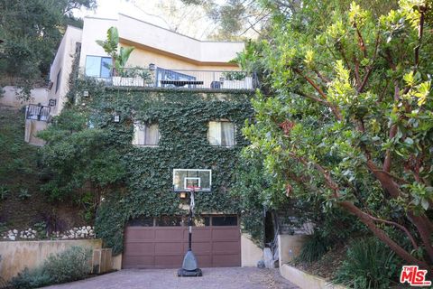 Photo of 7028 Treasure Trail, Los Angeles, CA 90068 (MLS # 26669001)