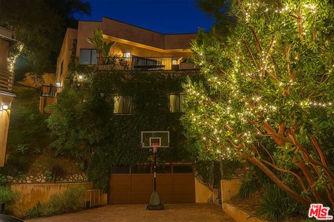 Photo of 7028 Treasure Trail, Los Angeles, CA 90068 (MLS # 26669001)