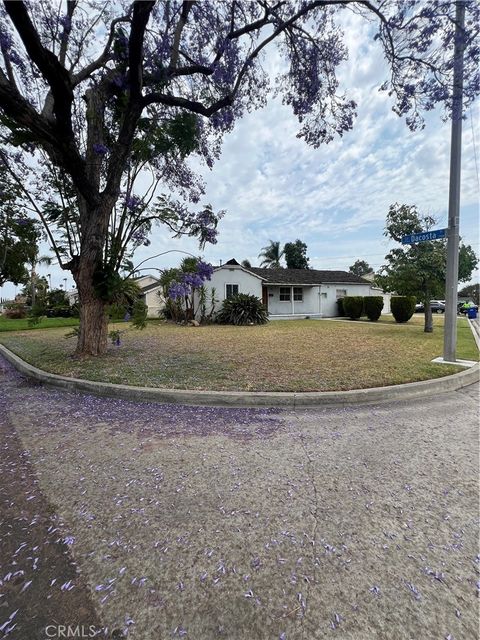 9904 Rives Avenue Downey CA 90240