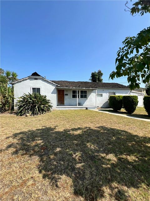 9904 Rives Avenue Downey CA 90240