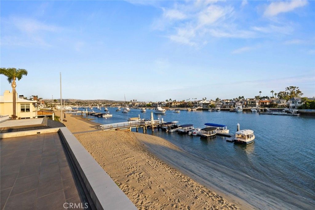 Photo of 8 Beacon Bay, Newport Beach, CA 92660 (MLS # NP25224609)