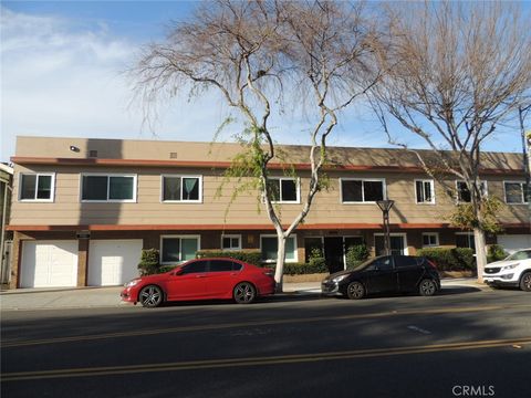 Photo of 819 E 4th St, Long Beach, CA 90802 (MLS # PW26048120)