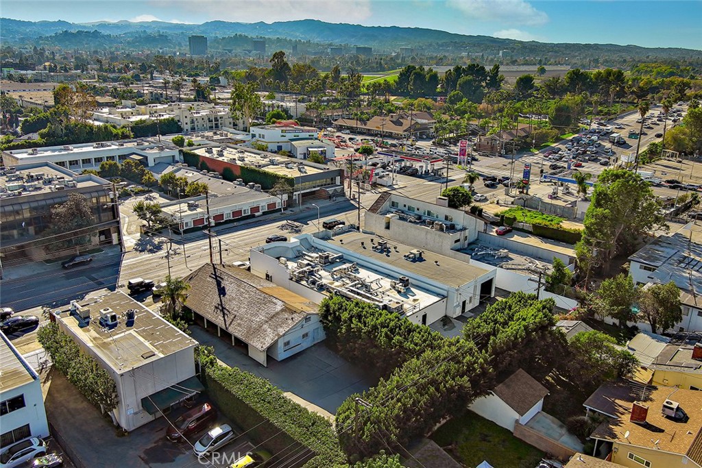 15217 Burbank Boulevard