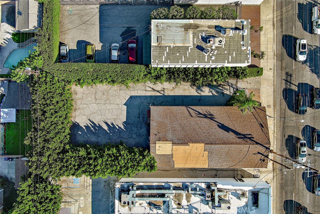 15217 Burbank Boulevard