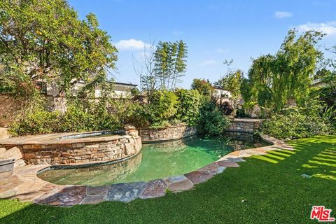 4780 Vista De Oro Avenue Woodland Hills CA 91364