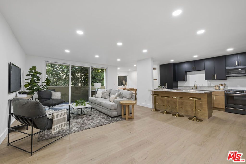 Photo of 1025 N Kings Road #113, West Hollywood, CA 90069 (MLS # 25596865)