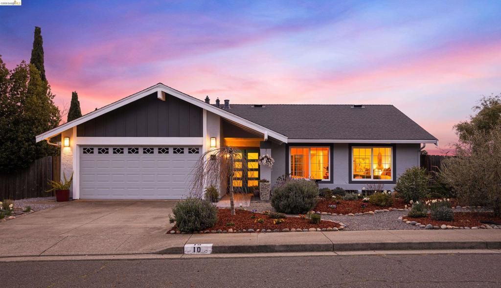 Photo of 10 10 Clear Water Ct Ct, Richmond, CA 94803 (MLS # 41125801)