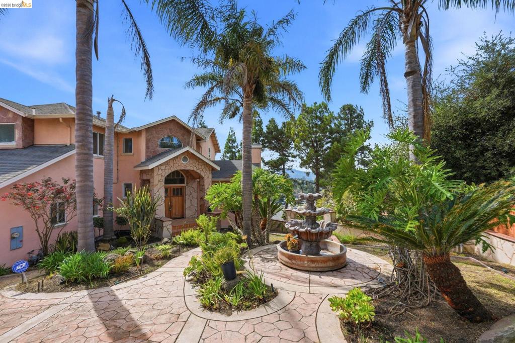 2008 Thompson Ln