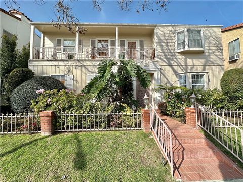 Photo of 135 S Canon Drive #135 1/2, Beverly Hills, CA 90212 (MLS # PW26025238)