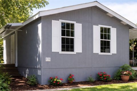 Photo of 4201 Topanga Canyon Boulevard #21, Woodland Hills, CA 91364 (MLS # SR26073758)