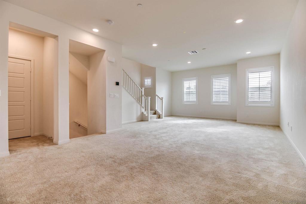 6012 Village Center Loop Rd 35