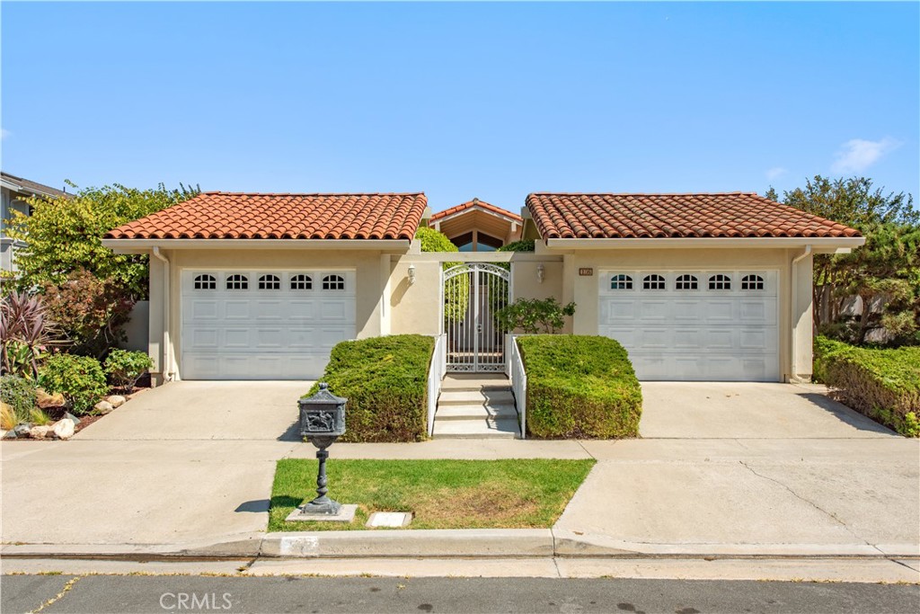 Charming single-level corner home in University Park available for lease! Located in the highly sought-after University High School district, this approx. 1,600 sqft Chancellor floor plan offers 2 bedrooms plus a large den/office that can serve as a 3rd bedroom, and 2 upgraded bathrooms. The home features vaulted beamed ceilings, spacious living and dining areas with abundant natural light, a dual-sided fireplace, and a fully remodeled kitchen with custom cabinetry, beautiful quartz countertops, backsplash, and stainless-steel appliances. Both bedrooms are generously sized with wall-to-wall closets and sliding doors opening to private courtyard decks. The primary suite includes an updated bath with step-in shower, while the guest bath offers a quartz vanity and shower-in-tub. Additional highlights include brand new carpet, luxury vinyl flooring, recessed lighting, central HVAC, inside laundry, and two separate one-car garages with roll-up doors. Outdoors, enjoy a relaxing patio, grassy side yard, and planter for gardening. Quiet inside-tract cul-de-sac location, just a short walk to the library, supermarket, parks, and easy freeway access—this home offers both convenience and top-ranked schools!