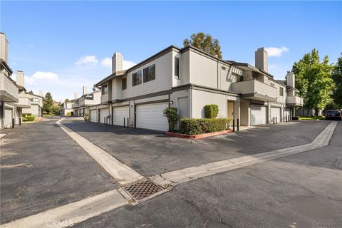 Photo of 6508 Twin Circle Lane #1, Simi Valley, CA 93063 (MLS # SR25228298)