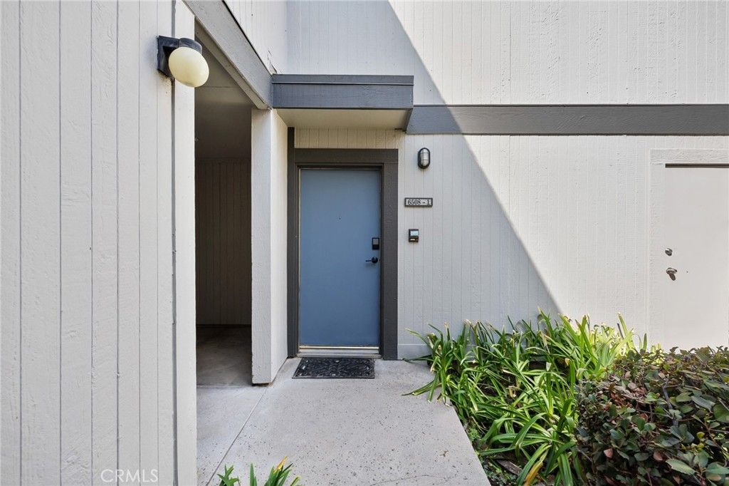 Photo of 6508 Twin Circle Lane #1, Simi Valley, CA 93063 (MLS # SR25228298)