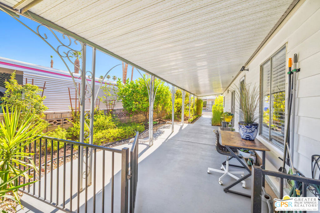 Date Palm Country Cl - Manufactured In Park