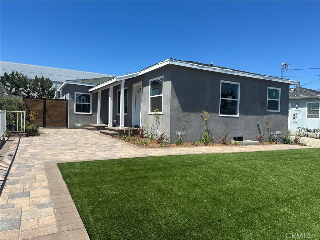 1551 Del Amo Boulevard