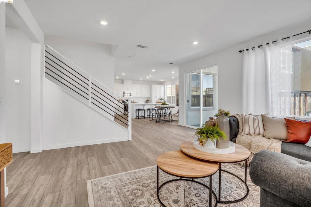 2404 Indigo Dr
