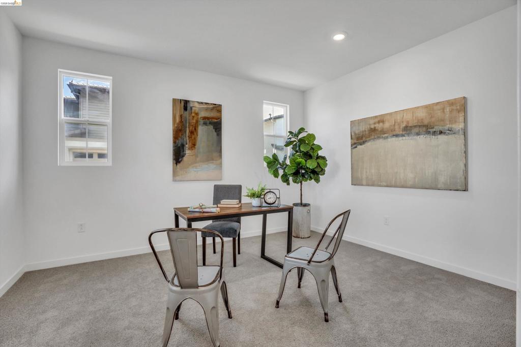 2404 Indigo Dr