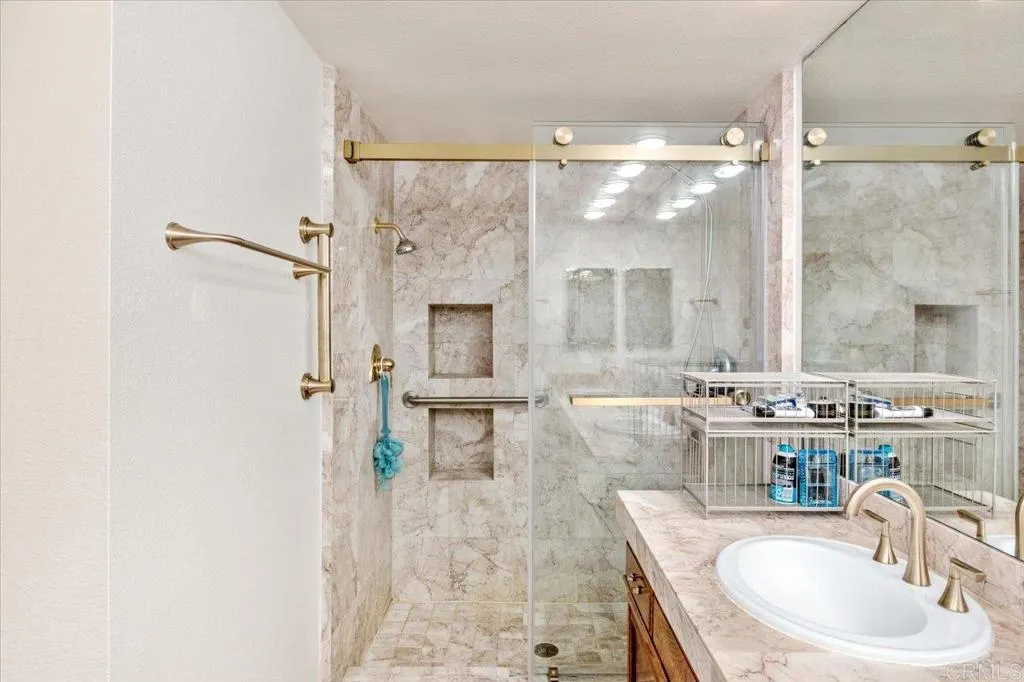 San Diego, California 92128, United States, 2 Bedrooms Bedrooms, ,2 BathroomsBathrooms,Residential,Active,234522