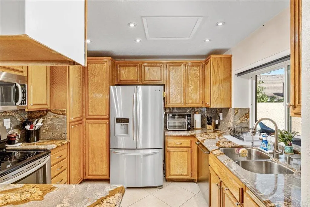 San Diego, California 92128, United States, 2 Bedrooms Bedrooms, ,2 BathroomsBathrooms,Residential,Active,234522