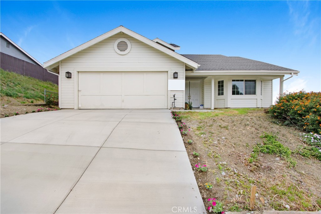 15015 Aqueduct Lane