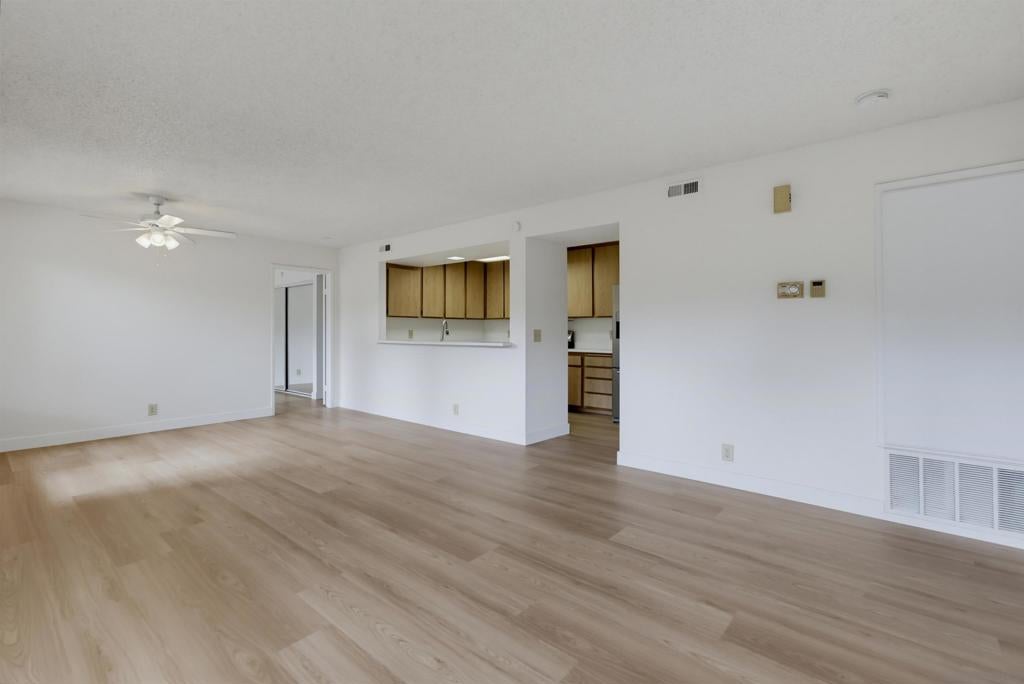 4030 Porte La Paz 90, San Diego CA 92122