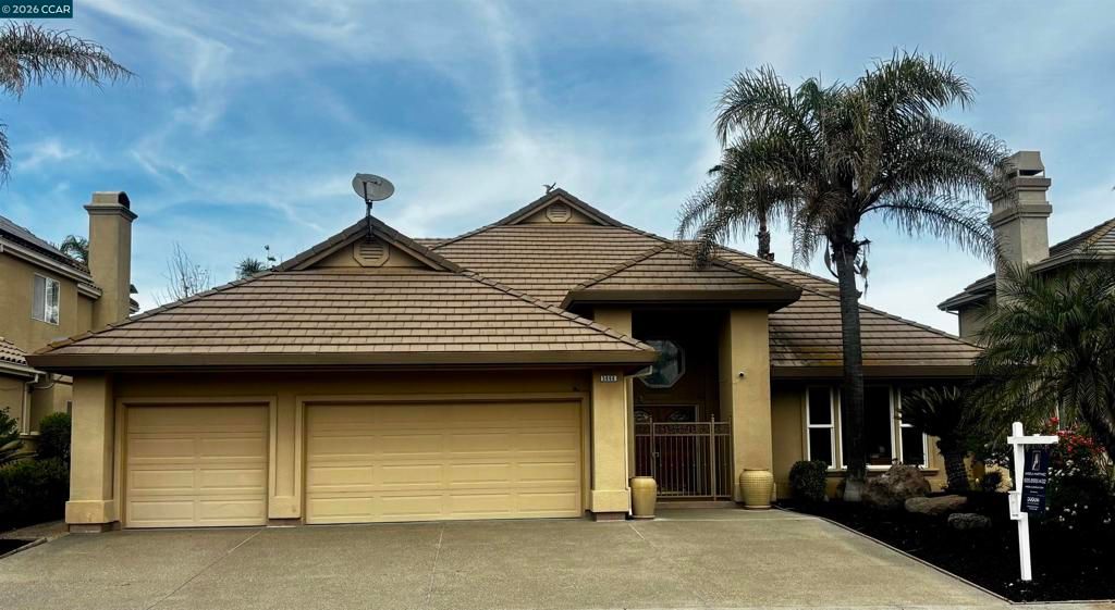 Photo of 5666 Oakmont Ct Ct, Discovery Bay, CA 94505 (MLS # 41128904)
