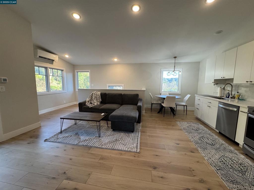 TICEVALLEY - Residential Lease