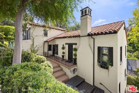 Photo of 5826 Tuxedo Terrace, Los Angeles, CA 90068 (MLS # 26837665)