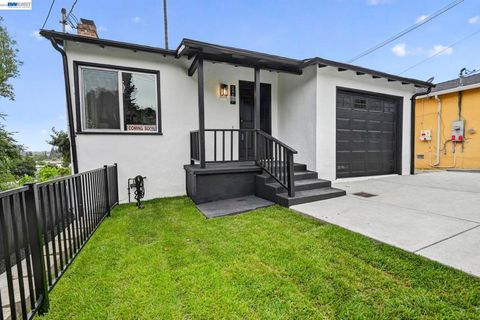 Photo of 24657 Leona Dr Dr, Hayward, CA 94542 (MLS # 41133300)
