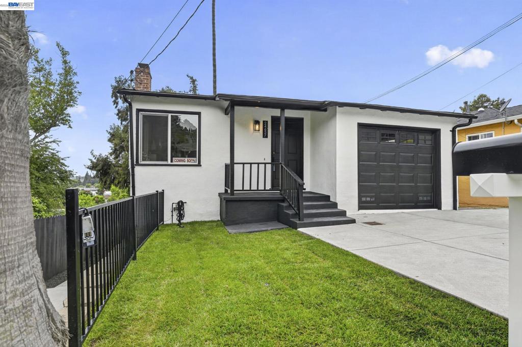 24657 Leona Dr