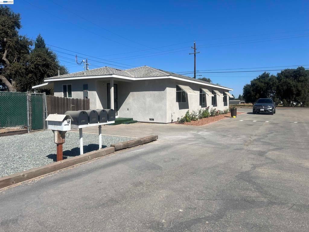 4628 Patterson Rd.