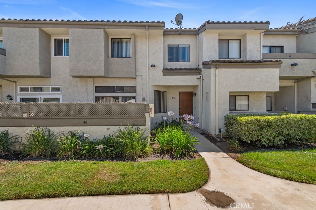 Spacious upgraded and private townhome in Phillips Ranch. 2 levels, downstairs with a spacious patio. The charming property features 2 master suites , 2.5 bathrooms with inside laundry. Well Maintained community with pools and spas. Walking to shopping center and supermarket, very close to freeway 60 & 71.