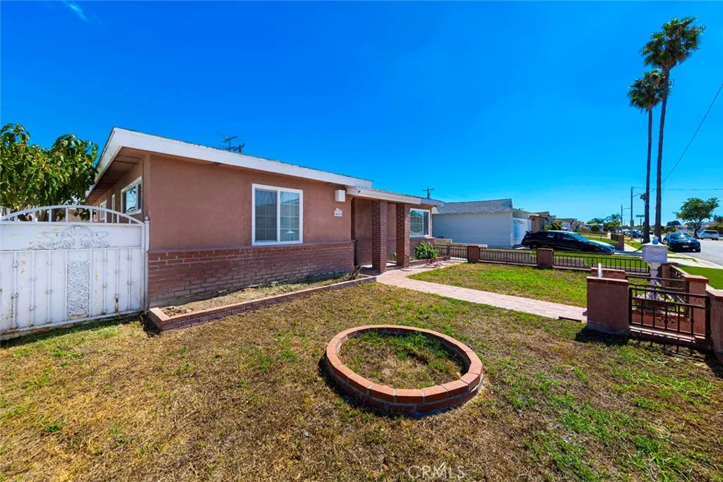 Carson, California 90745, United States, 3 Bedrooms Bedrooms, ,2 BathroomsBathrooms,Residential,Pending,222685