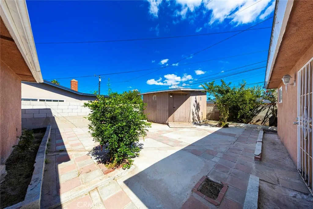 Carson, California 90745, United States, 3 Bedrooms Bedrooms, ,2 BathroomsBathrooms,Residential,Pending,222685