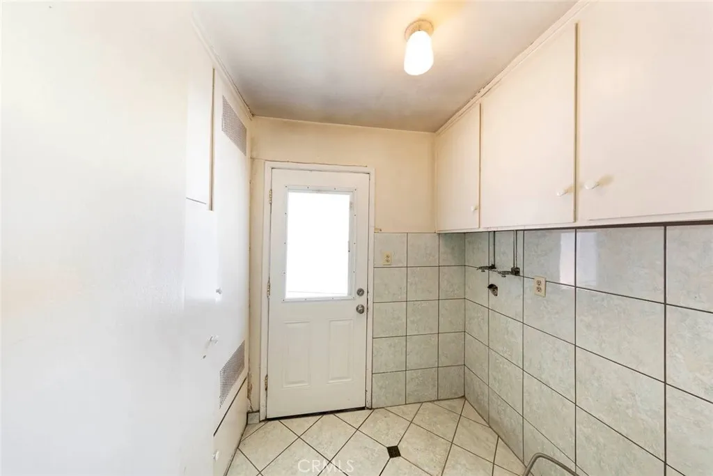 Carson, California 90745, United States, 3 Bedrooms Bedrooms, ,2 BathroomsBathrooms,Residential,Pending,222685